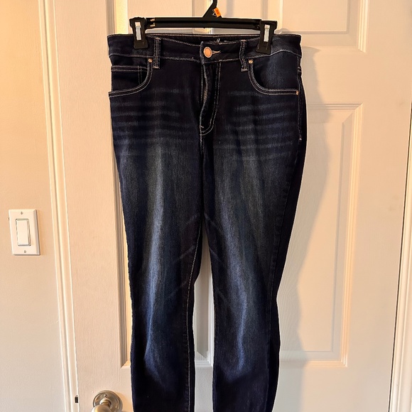 Maurices Everflex High-Rise Super Skinny Curvy Jeans - Picture 1 of 5